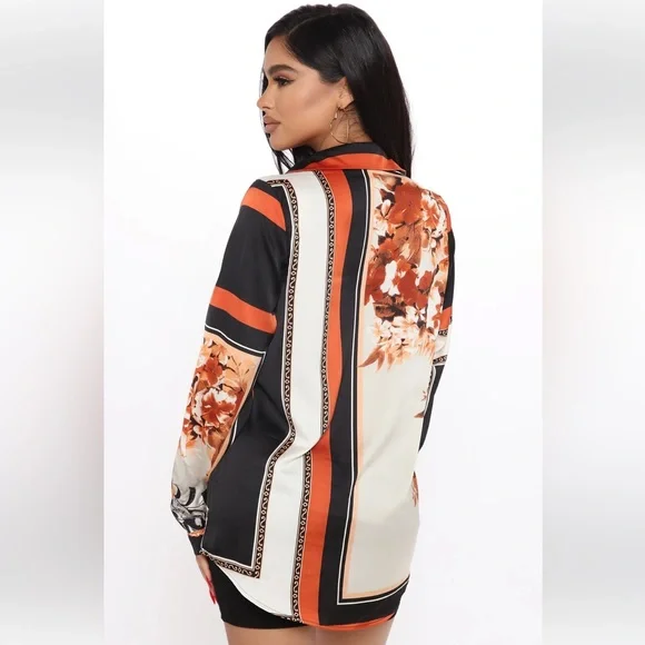 Fashion Nova Satin Blouse Size Small like new - Picture 2 of 7